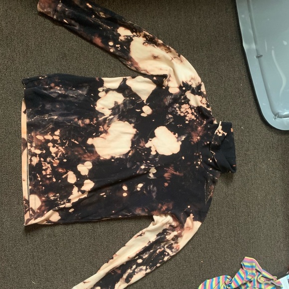 Bleached TurtleNeck one of one - Picture 6 of 6
